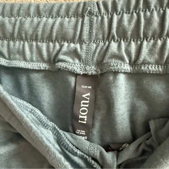 Vuori Women's Performance Joggers in a Shade Heather, size XS - Picture 5 of 6